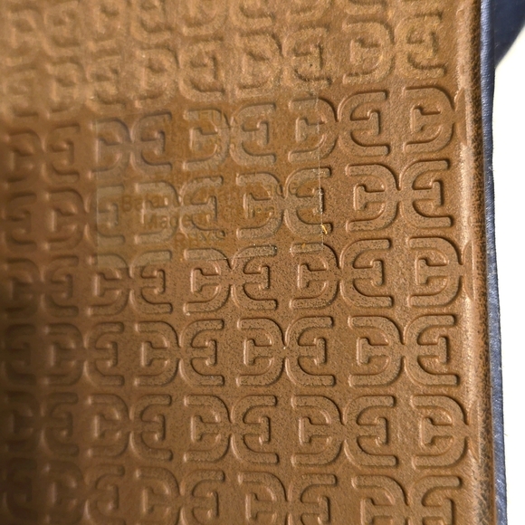 Slippers - Picture 3 of 3